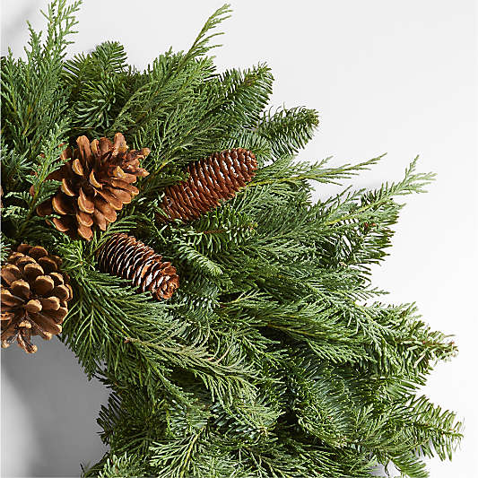 Live Cedar Pine Cone Wreath 22"