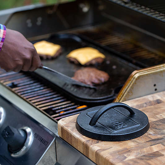 Lodge ® 6.25" Seasoned Cast Iron Burger Press