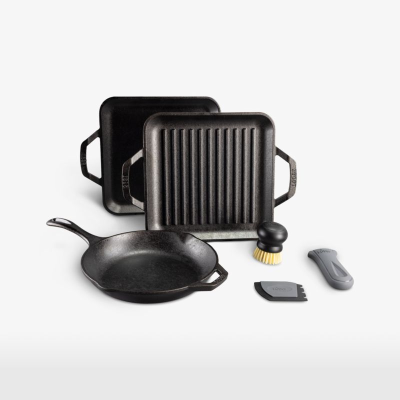 Save 40% on the Lodge Cast Iron 5-Piece Cooking Bundle