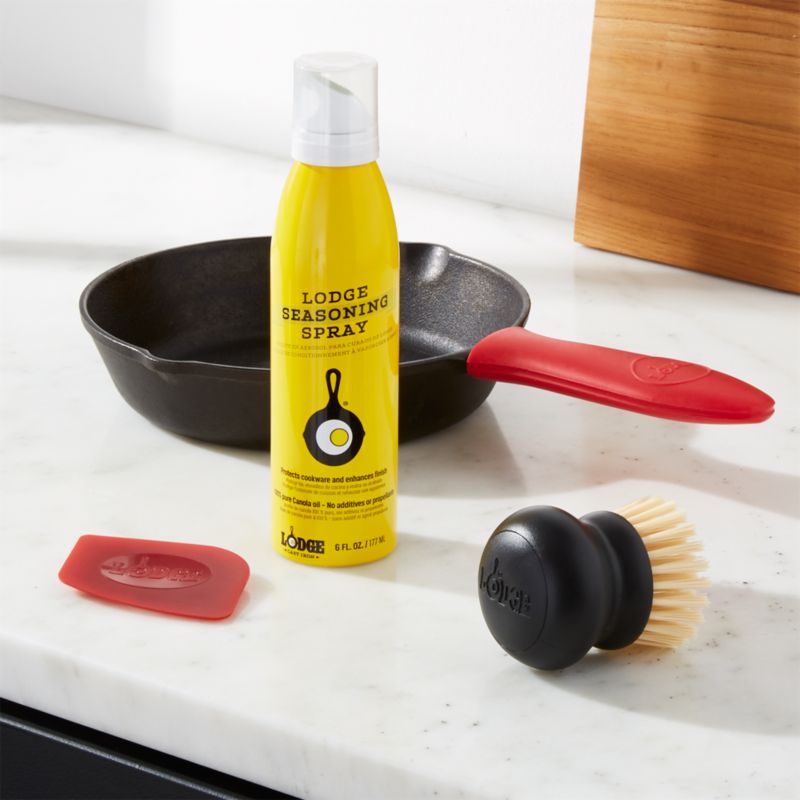 Lodge Cast Iron Cast Iron Seasoning Care Kit - Pan Scraper, Scrub Brush,  Silicone Handle Holder - Dishwasher Safe - 500°F Heat Protection at