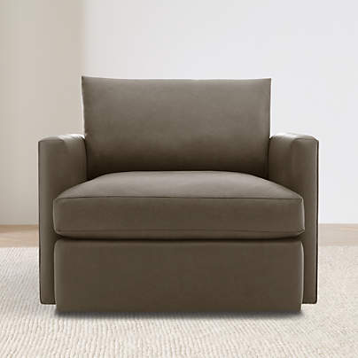 Lounge Deep 40" Leather Swivel Chair