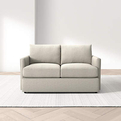 Lounge Classic 62" Loveseat