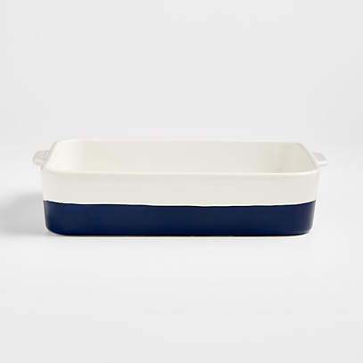 Lasagna dish with clearance lid