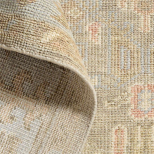 Maldives Wool Traditional Hand-Knotted Garden Area Rug