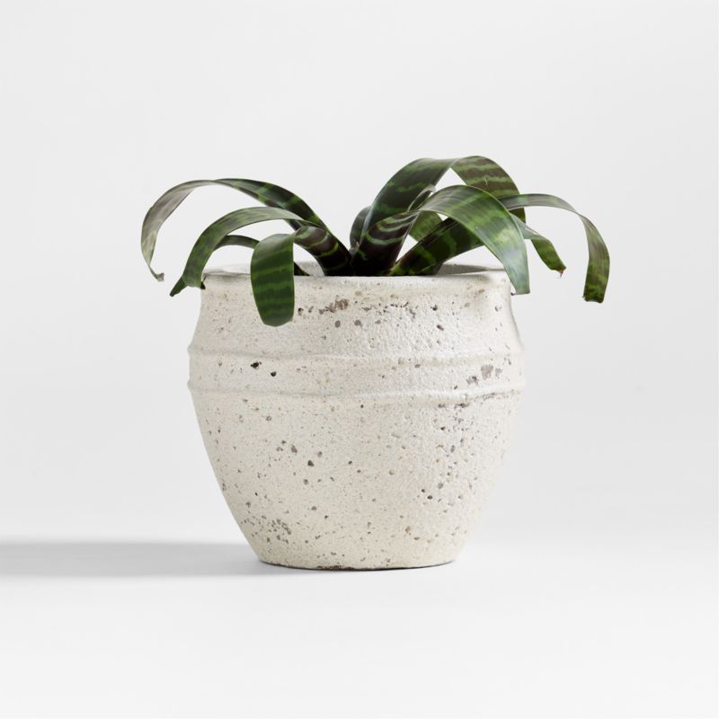 Malta Ivory Indoor/Outdoor Planter 21"x17.5"