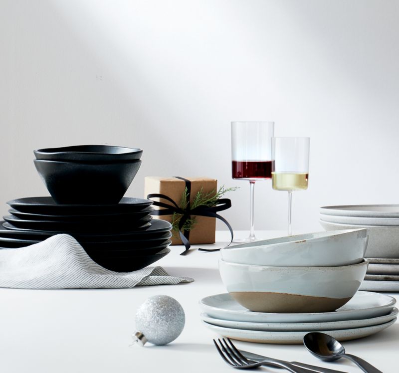 Marin 16-Piece Matte Black Dinnerware Set