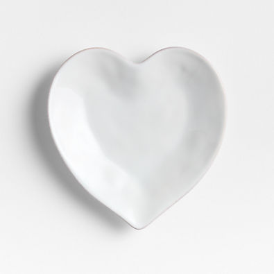 View Marin White Stoneware 11" Heart Salad Plate details