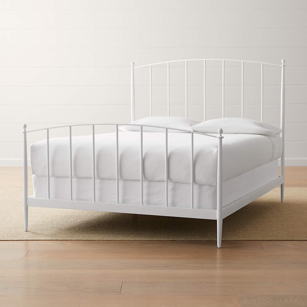 Mason White Queen Bed + Reviews Crate and Barrel Canada