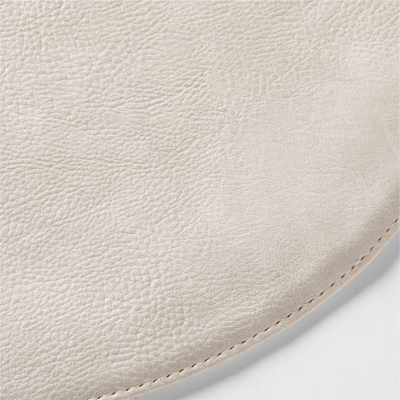Maxwell Round Pearl Easy-Clean Placemat