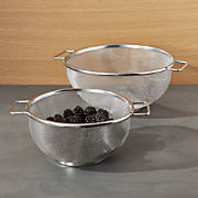 Set of 2 Mesh Colanders