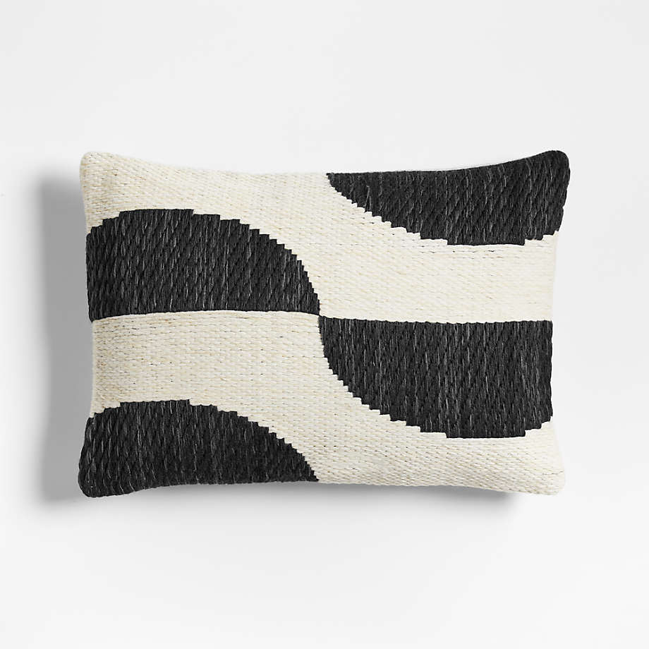 Black Chunky Linen 22 Throw Pillow - Hudson Grace