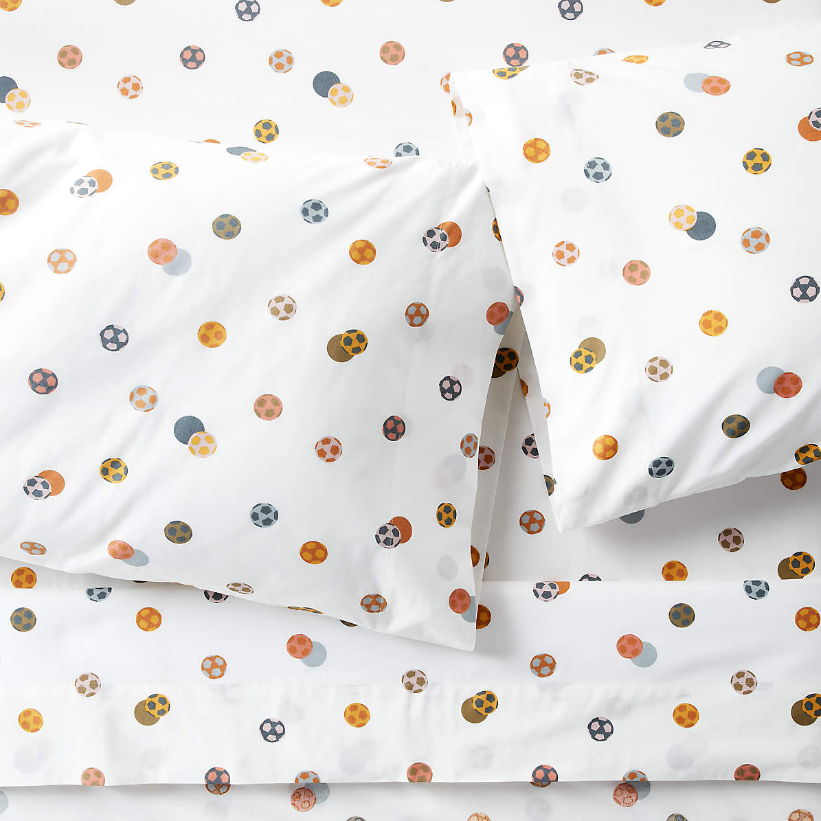 https://cb.scene7.com/is/image/Crate/ModernSoccerOrgFLShtStSSF23/$web_pdp_main_carousel_zoom_med$/230424112303/modern-soccer-organic-cotton-kids-sheet-set.jpg