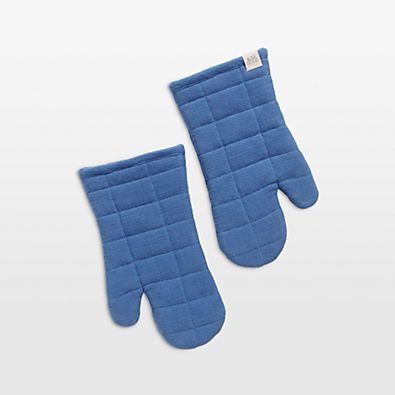 View Monaco Dutch Blue Quilted Cotton Oven Mitt, Set of 2 details