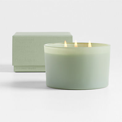 View Monochrome No. 14 Matcha 3-Wick Scented Candle - Leaves, Vanilla and Sweet Grass details