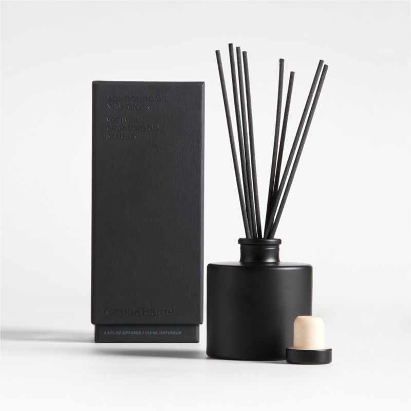 Monochrome No. 02 Onyx Reed Diffuser - Vetiver, Cedarwood and Musk