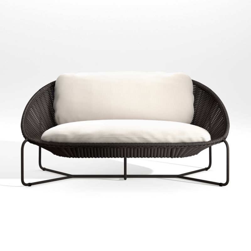 Oval lounge best sale chair outdoor