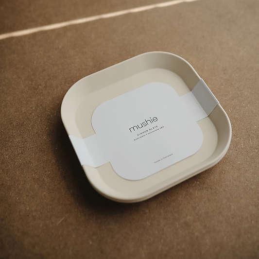 Mushie 2-Pack Ivory Square Plastic Dinner Plates