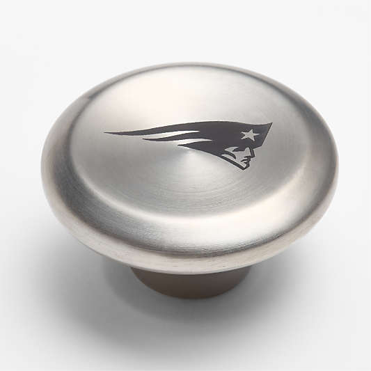 NFL New England Patriots Le Creuset ® Signature 5.5-Qt. Cream Enameled Cast Iron Dutch Oven