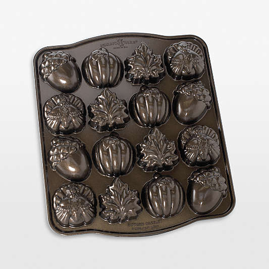 Nordic Ware ® Autumn Cakelet Pan