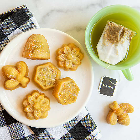 Nordic Ware ® Busy Bee Bitelet Pan