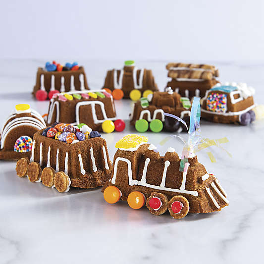 Nordic Ware ® Train Cakelet Pan