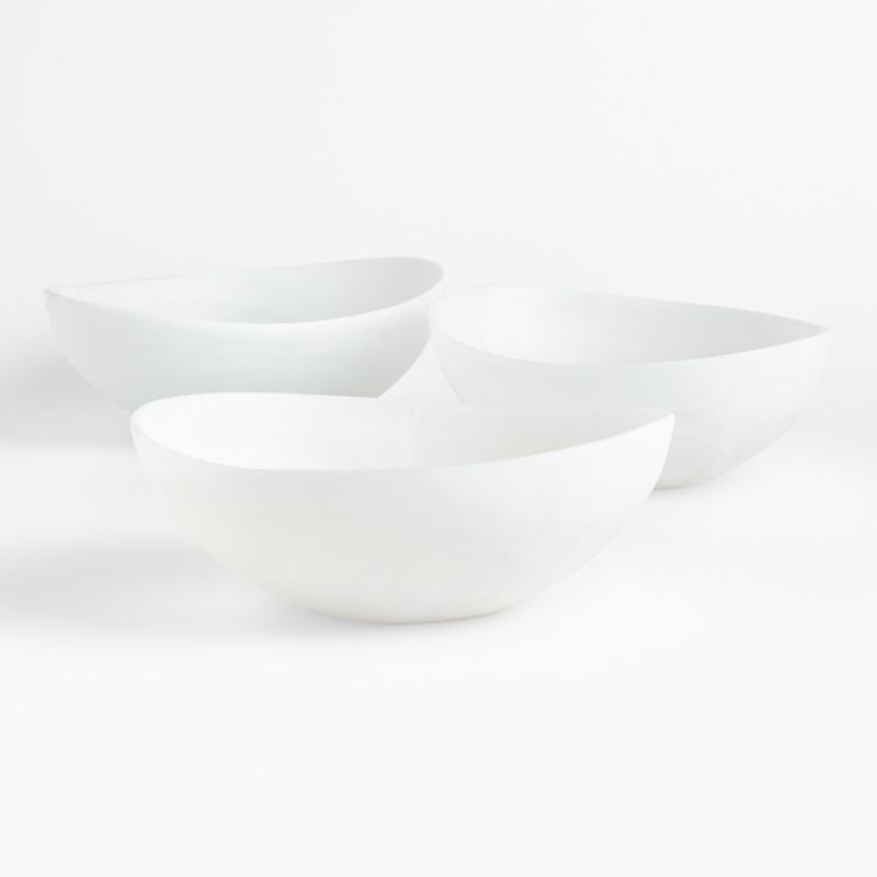 Naya White Resin Serving Bowl