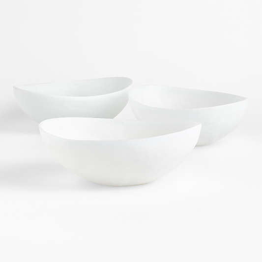 Naya White Resin Serving Bowl