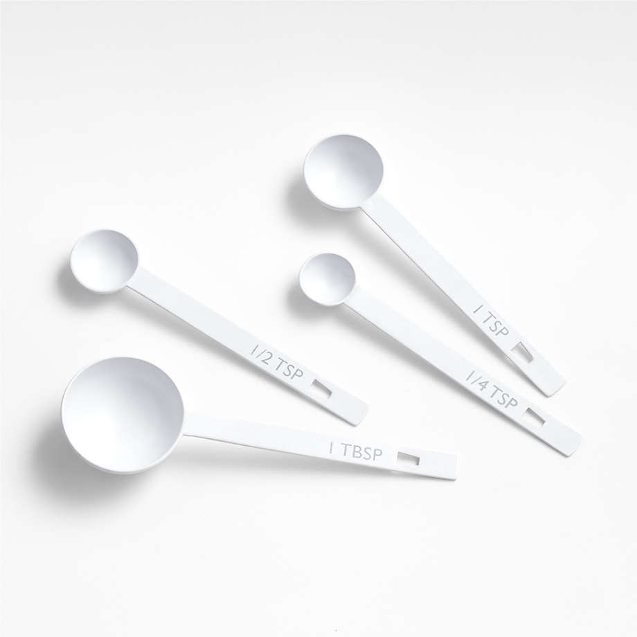 Review Hudson Essentials Measuring cups and spoons. 
