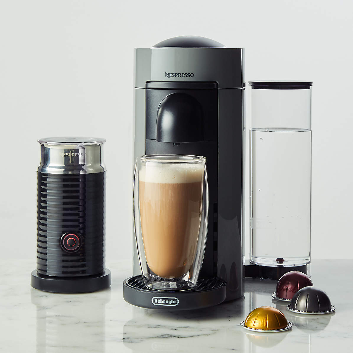 Andes toevoegen aan Grammatica Nespresso by De'Longhi Grey VertuoPlus Coffee and Espresso Machine with  Aeroccino + Reviews | Crate & Barrel