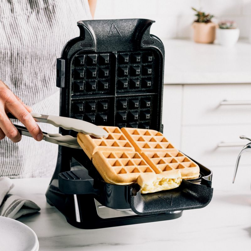 Ninja ® Belgian Waffle Maker PRO Neverstick™ - image 4 of 10