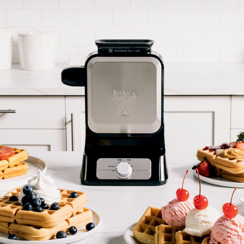 Ninja ® Belgian Waffle Maker PRO Neverstick™ - image 6 of 10