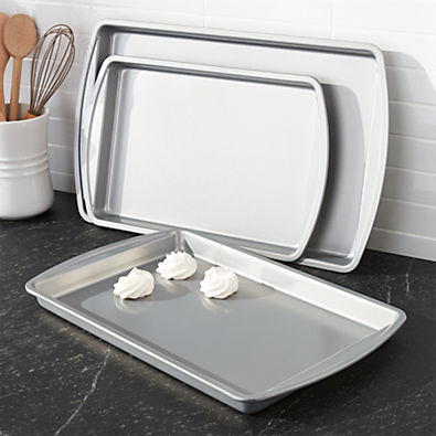 View Non-Stick Baking Sheets, Set of 3 details