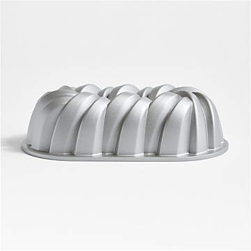 Nordic Ware Nonstick Cast Aluminum Harvest Bounty Loaf Bronze, 6 cup  capacity, 10.1 x 5.7 x 3.2