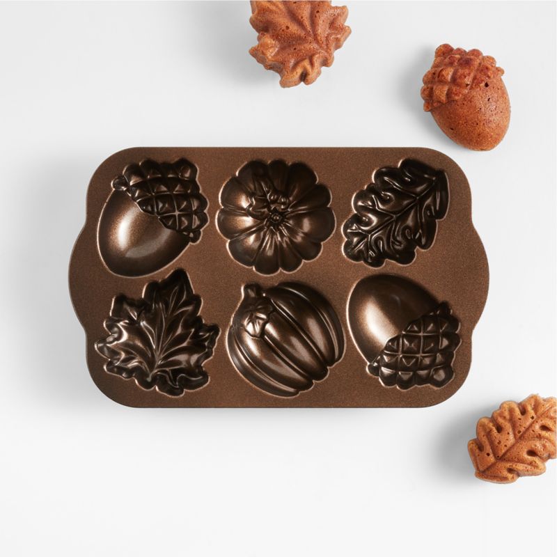 Nordic Ware ® Autumn Treats Pan