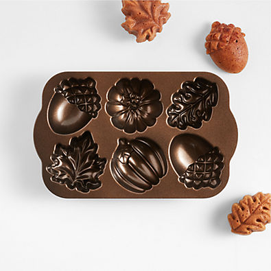 View Nordic Ware ® Autumn Treats Pan details
