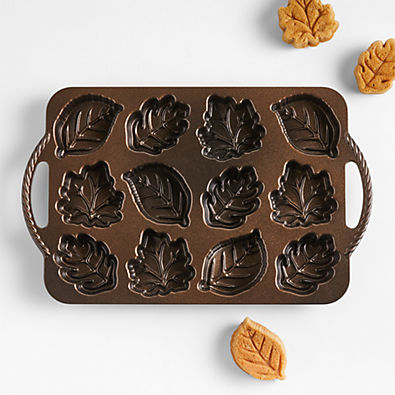 View Nordic Ware ® Leaflettes Cakelet Pan details