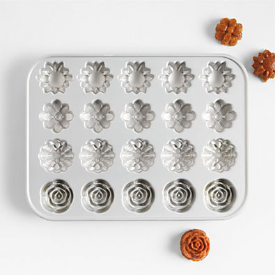 View NordicWare Flower Petit Fours Pan details