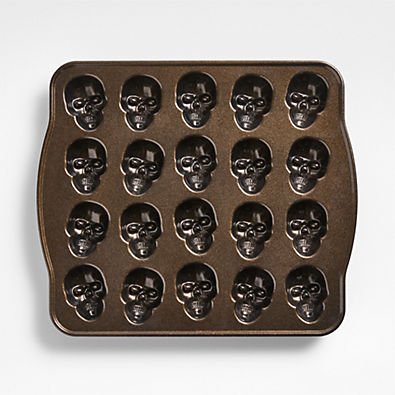 View Nordic Ware Skull Bites Cakelet Pan details