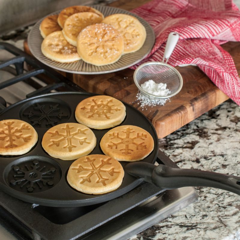 Nordic Ware Snowflakes Pancake Pan