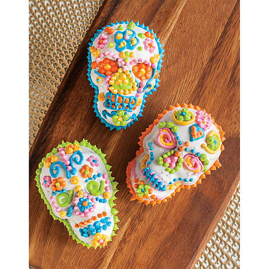 Nordic Ware ® Skull Cakelet Pan