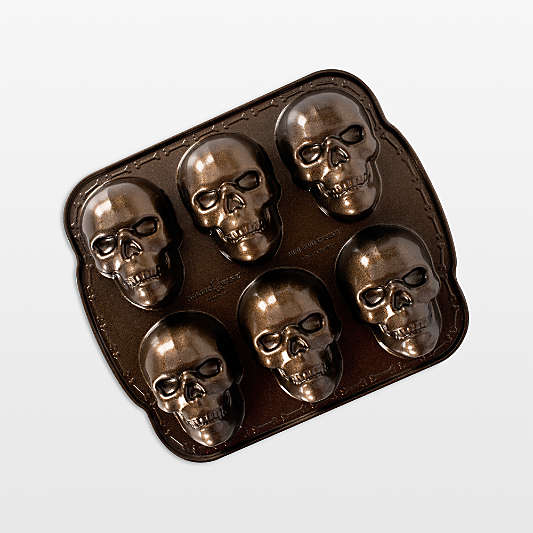 Nordic Ware ® Skull Cakelet Pan