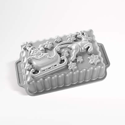 Nordic Ware ® Santa's Sleigh Loaf Pan