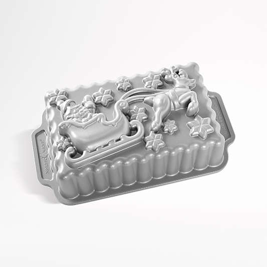 Nordic Ware ® Santa's Sleigh Loaf Pan