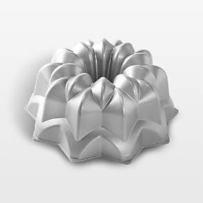 Nordic Ware Nonstick Cast Aluminum Small Anniversary Bundt® Cake Pan