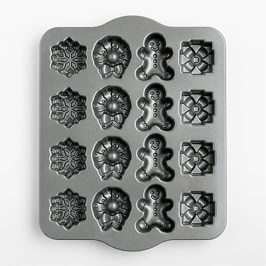 Nordic Ware Holiday Teacakes Cakelet Pan