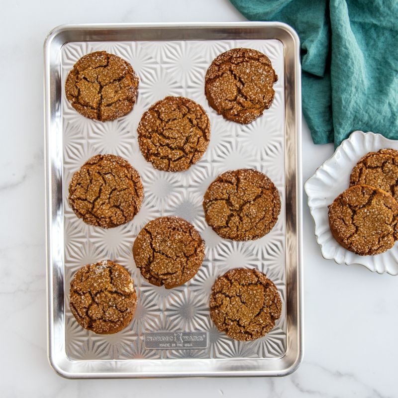 Nordic Ware Naturals 2-Piece Starburst Baker's Bundle, Half and Quarter Sheet Pans - image 2 of 7