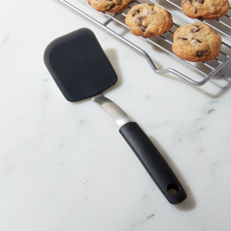 OXO Good Grips Stainless Steel Cut and Serve Turner & Good Grips Silicone  Cookie Spatula