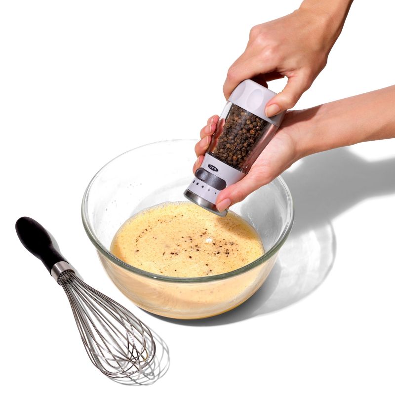 OXO Good Grips Contoured Mess-Free Pepper Grinder