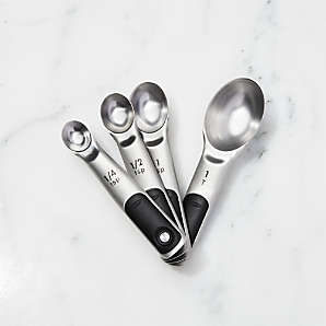 Nera Matte Black Measuring Cups and Spoons, Crate & Barrel in 2023