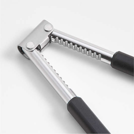 OXO ® Seafood Cracker